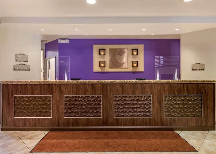 Comfort Suites Maingate East